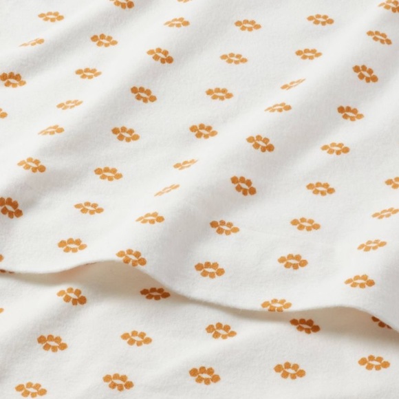 Threshold Bedding Twin Flannel Sheets Set Gold Block Ivory